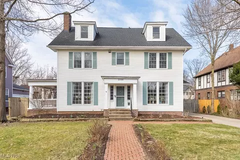 2166 Middlefield Rd, Cleveland Heights, OH 44106