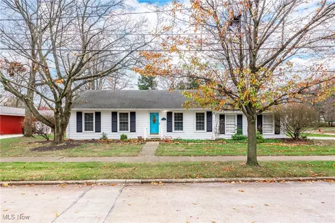 2731 Jameston Dr, Rocky River, OH 44116