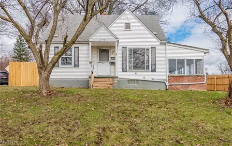 2459 Newton St, Akron, OH 44305