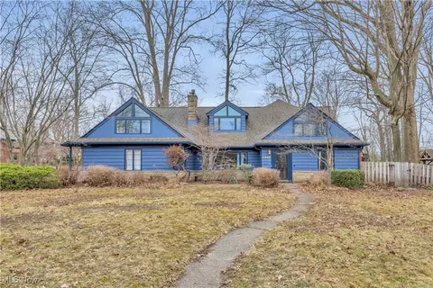 2880 Berkshire Rd, Cleveland Heights, OH 44118