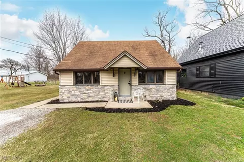 444 Nicholson Rd, Vermilion, OH 44089