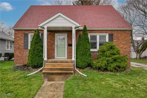 1236 Burkhardt Ave, Akron, OH 44301