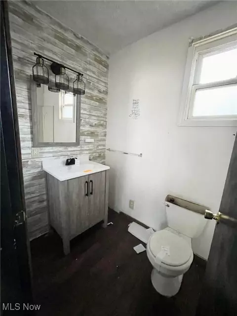 Bath - 63 High St, Cameron, WV 26033 photo 2 of 3