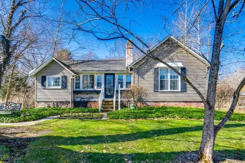 8754 Riverview Rd, Brecksville, OH 44141