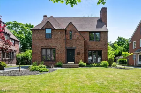 3677 Traver Rd, Shaker Heights, OH 44122