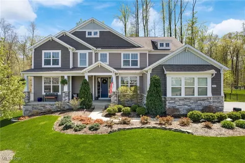 7965 Mcfarland Rdg, Chagrin Falls, OH 44023