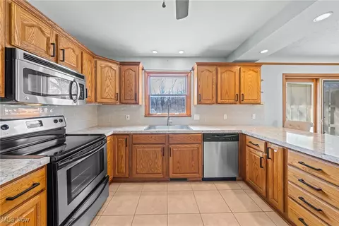 5926 Dailey Rd, New Franklin, OH 44319 photo 23