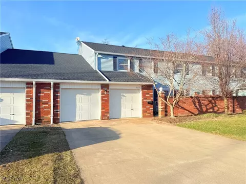 133 Monmouth Ct, Mentor, OH 44060