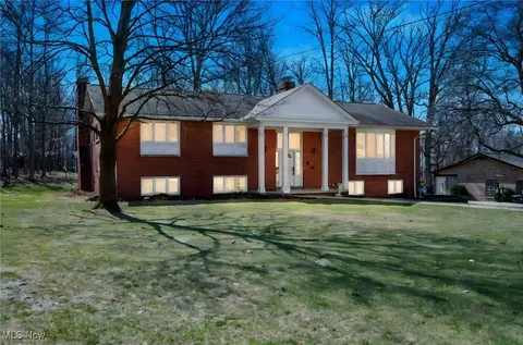 7493 James Dr, North Royalton, OH 44133