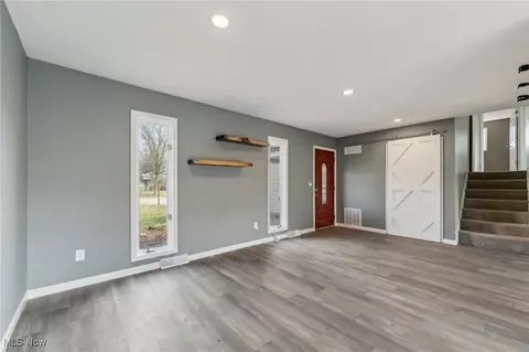 Living - 649 University Ave, Elyria, OH 44035 photo 5 of 9