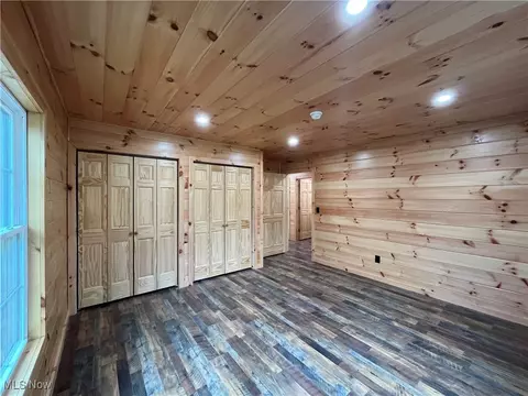Bedroom - 2239 Eureka Rd, Ashtabula, OH 44004 photo 1 of 3
