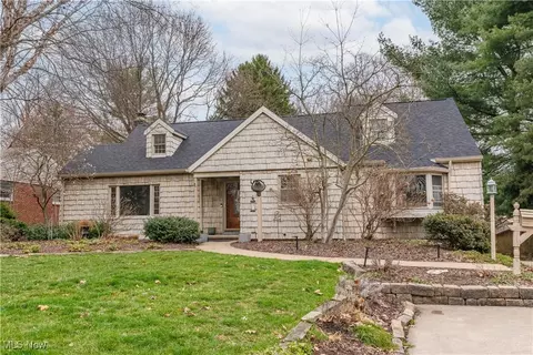 5929 Island Dr NW, Canton, OH 44718