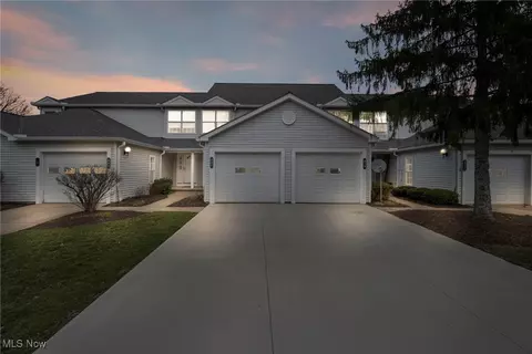 880 Overlook Ridge Dr, Cleveland, OH 44109