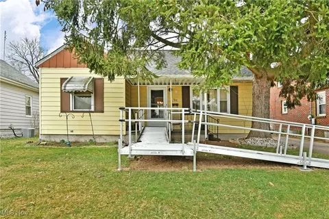 317 Peffer Ave, Niles, OH 44446