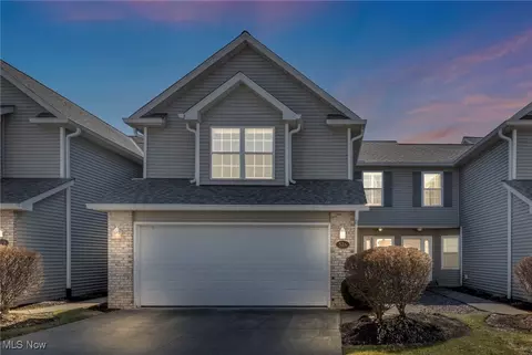 526 Hidden Harbor Dr, Fairport Harbor, OH 44077