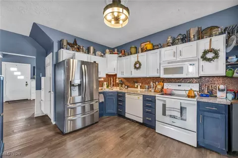 Kitchen - 408 E Monroe St, Sandusky, OH 44870 photo 1 of 4