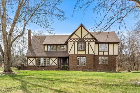 2520 Cana Cir, Hinckley, OH 44233