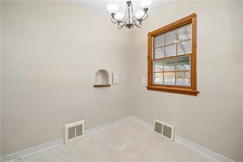 3122 Commonwealth Dr, Parma, OH 44134 photo 12