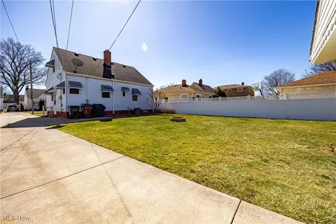 3122 Commonwealth Dr, Parma, OH 44134 photo 33