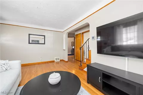 3122 Commonwealth Dr, Parma, OH 44134 photo 6