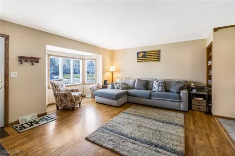 Living - 4610 Warwick Dr, Canfield, OH 44406 photo 1 of 2