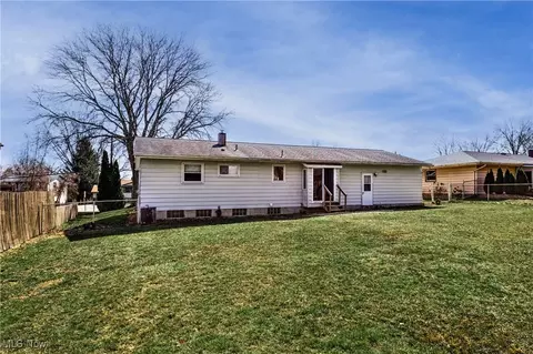 Exterior - 4610 Warwick Dr, Canfield, OH 44406 photo 4 of 6