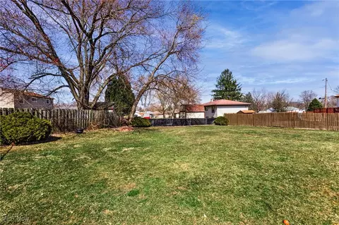 Exterior - 4610 Warwick Dr, Canfield, OH 44406 photo 6 of 6