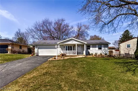 4610 Warwick Dr, Canfield, OH 44406