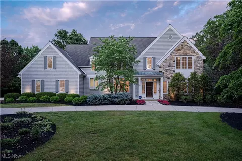 3925 Waterford Ct, Orange, OH 44122