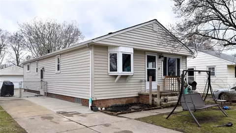 34144 Sylvia Dr, Eastlake, OH 44095