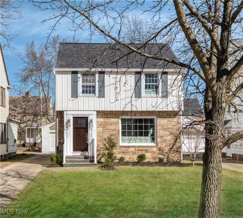 3727 Bainbridge Rd, Cleveland Heights, OH 44118