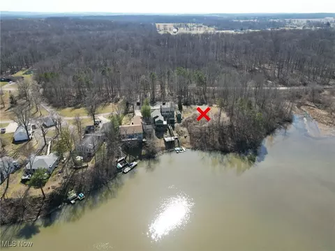 11276 Diehl Lake Dr, Berlin Center, OH 44401