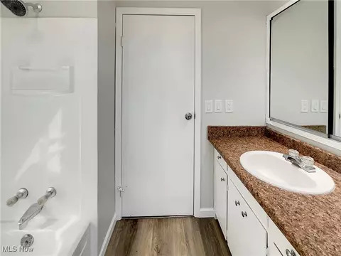 Bath - 5821 Sequoia Dr, Cleveland, OH 44134 photo 1 of 3