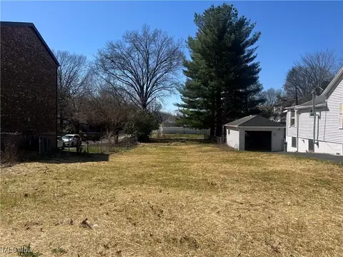 1630 19th St, Parkersburg, WV 26104