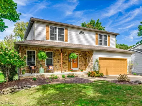 1055 Amy Trl, Tallmadge, OH 44278