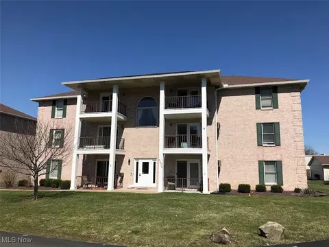 7386 Eisenhower Dr #6, Youngstown, OH 44514