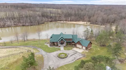 7678 Clay St, Thompson, OH 44086