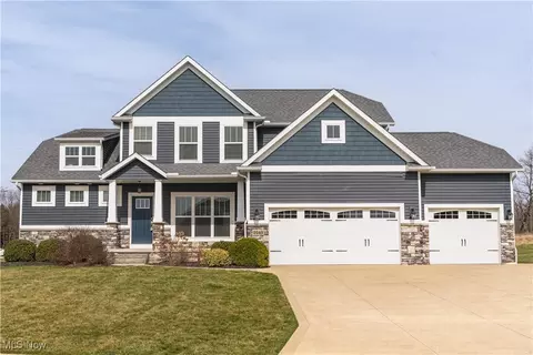 2649 Ledgestone Dr NW, Uniontown, OH 44685