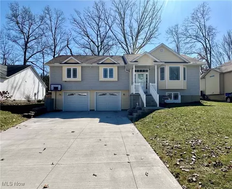 1039 Susan Rd, Ravenna, OH 44266