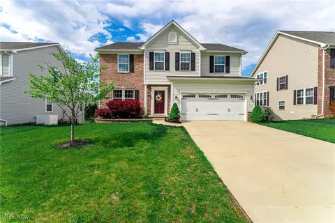 784 Hilliary Ln, Aurora, OH 44202
