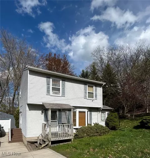 65 Wicklow Dr, Eastlake, OH 44095