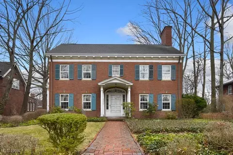 2275 Woodmere Dr, Cleveland Heights, OH 44106