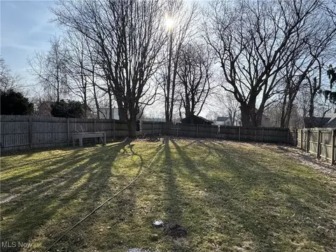 1238 W 8th St, Ashtabula, OH 44004 photo 3