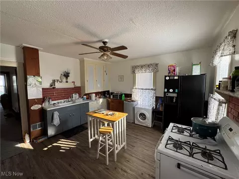 1238 W 8th St, Ashtabula, OH 44004 photo 6