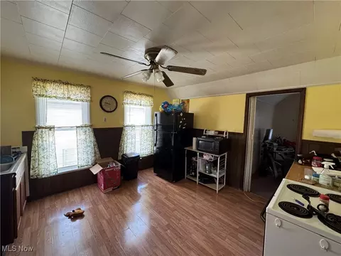 1238 W 8th St, Ashtabula, OH 44004 photo 5