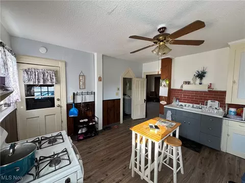 1238 W 8th St, Ashtabula, OH 44004 photo 9