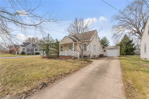 2355 Watson Ave, Alliance, OH 44601
