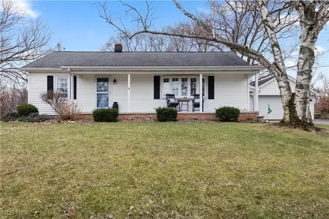 707 N Main St, Amherst, OH 44001