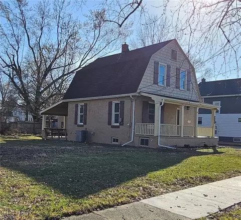 Exterior - 2020 E 39th St, Ashtabula, OH 44004 photo 6 of 6