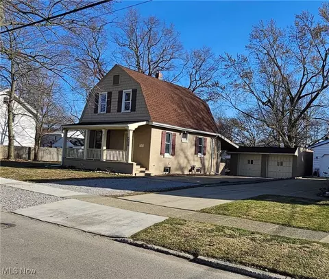 Exterior - 2020 E 39th St, Ashtabula, OH 44004 photo 5 of 6